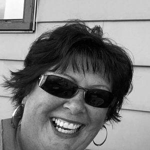 Meet your Posher, Elaine